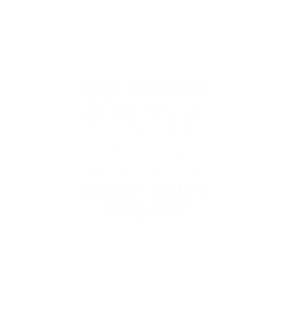  minta sötétkék pólón