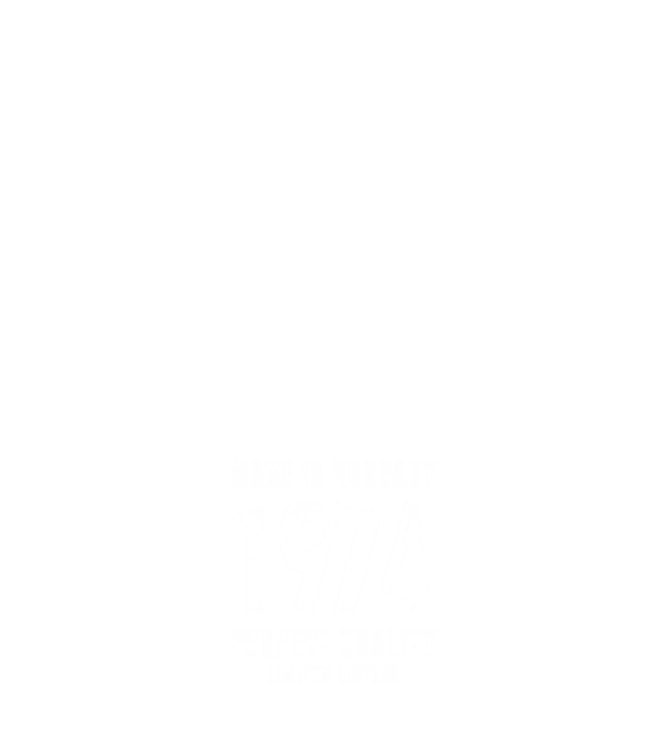  minta sötétkék pólón