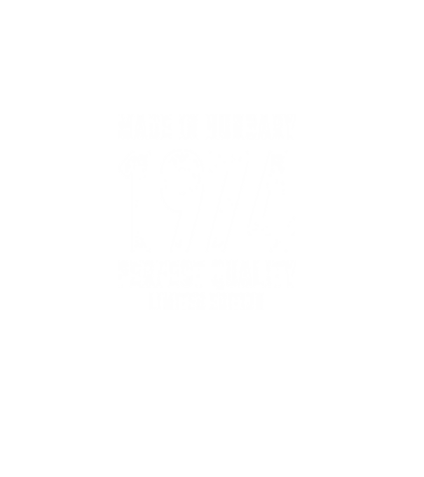 minta sötétkék pólón