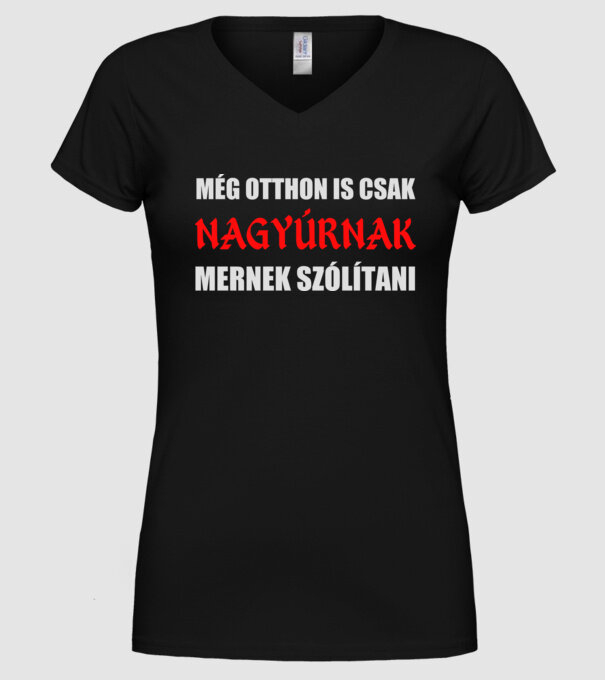  minta fekete pólón