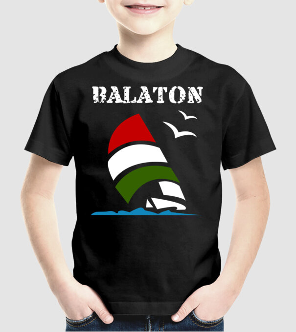  minta fekete pólón