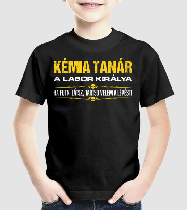  minta fekete pólón