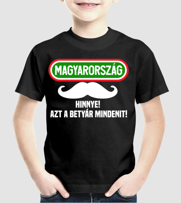  minta fekete pólón