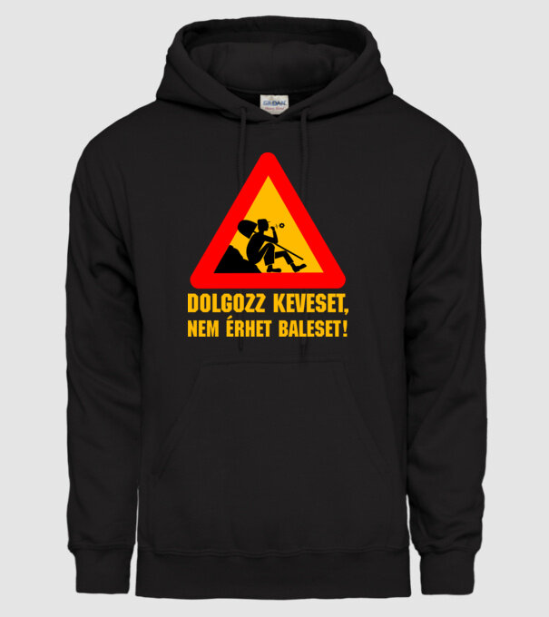  minta fekete pólón