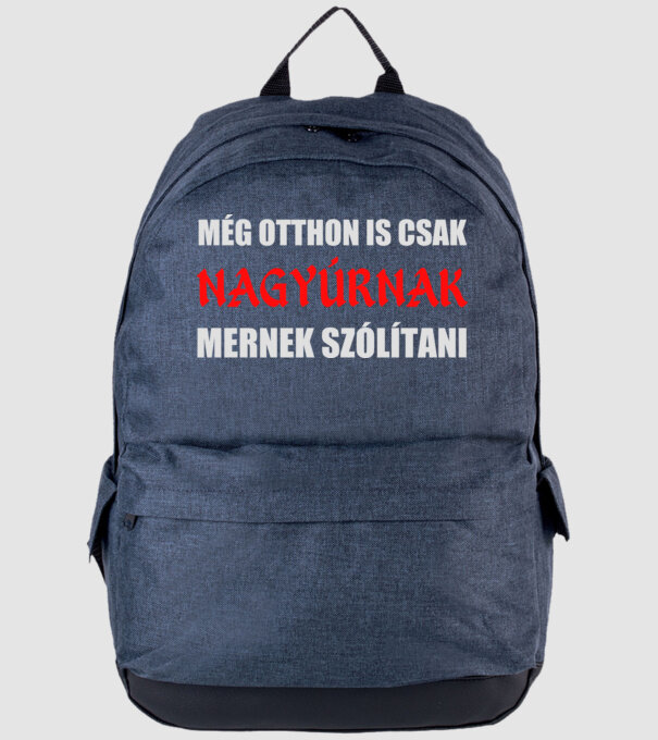  minta farmerkék pólón