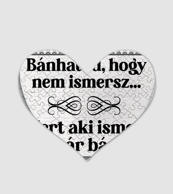  minta fehér pólón