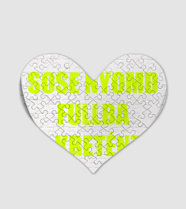  minta fehér pólón
